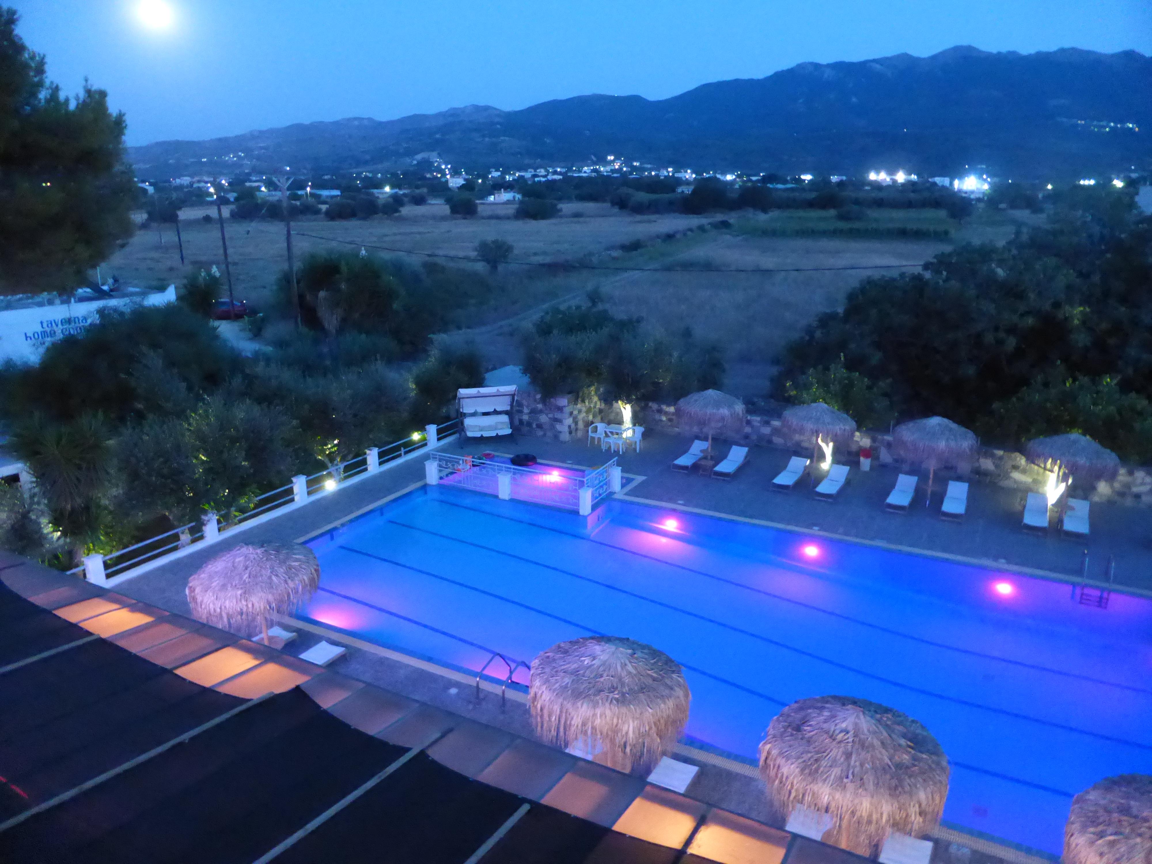 Blue Nest Hotel Tigkaki  Luaran gambar