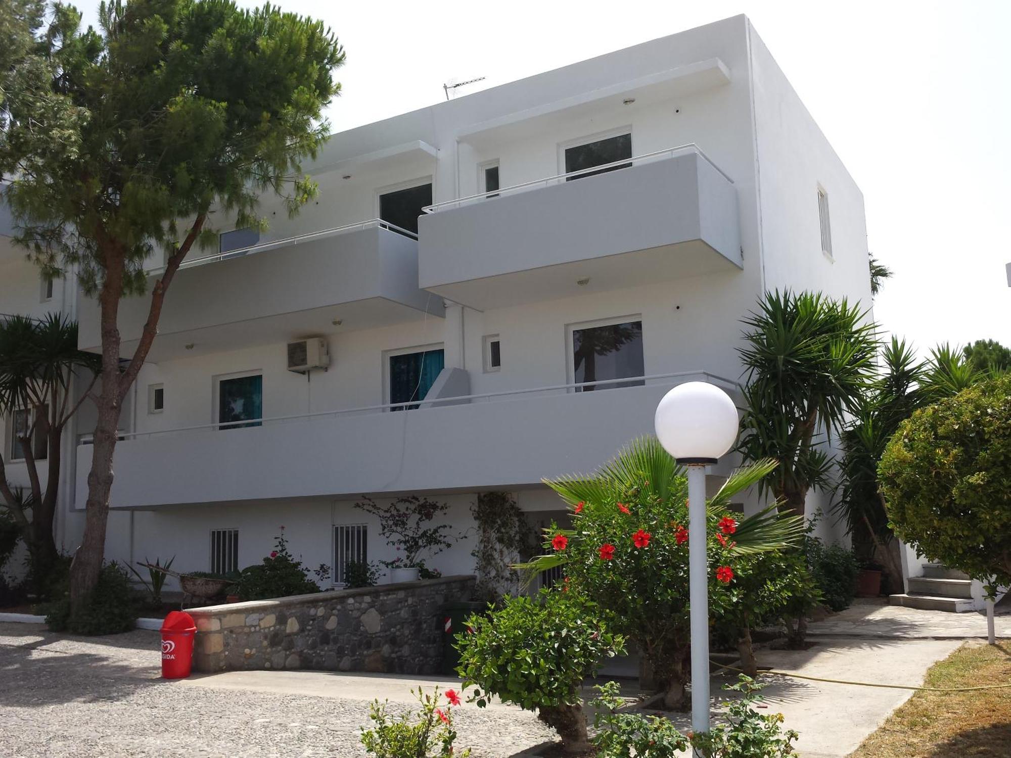 Blue Nest Hotel Tigkaki  Luaran gambar